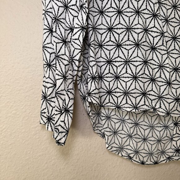 H&M Witchy Whimsigoth Halloween Black White Star Print Button Back Shirt Size 8 - Picture 4 of 4